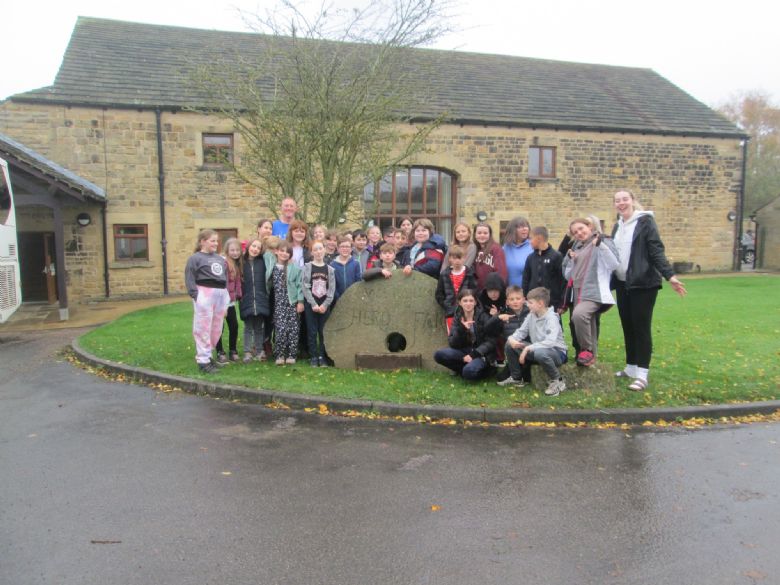 A picture of Oak class outside Herd Farm building.